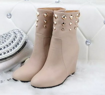 WOMEN BOOTS